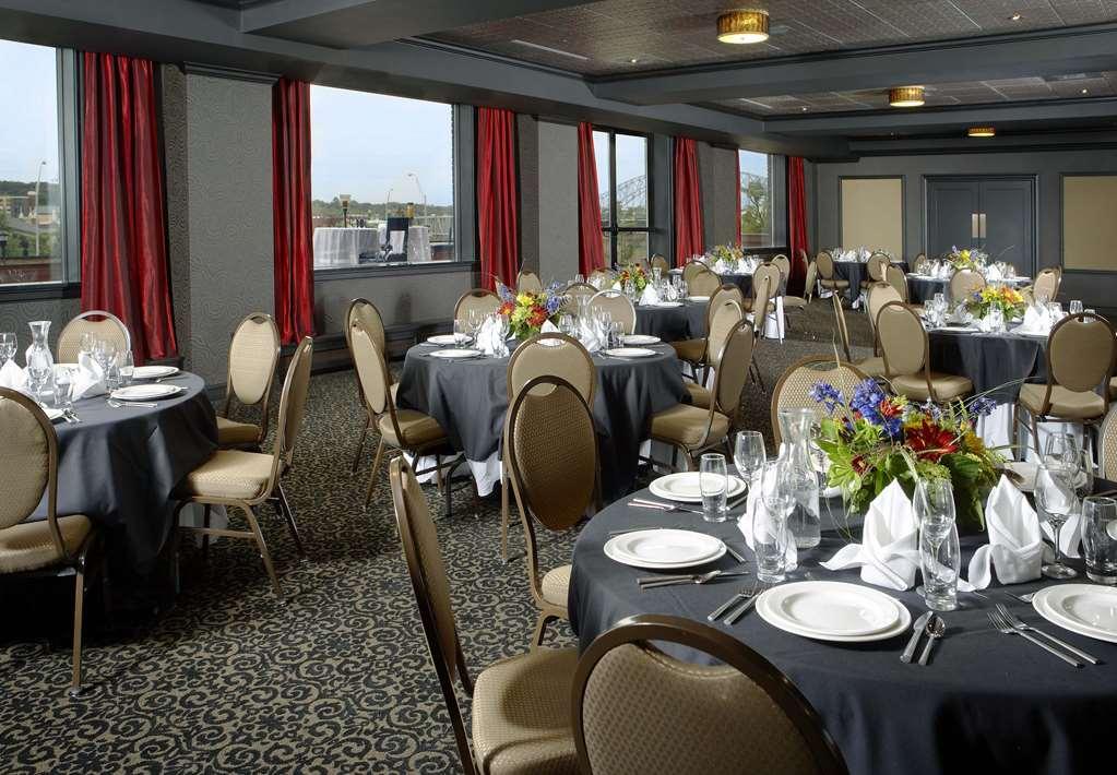 Hotel Julien Dubuque Restaurante foto