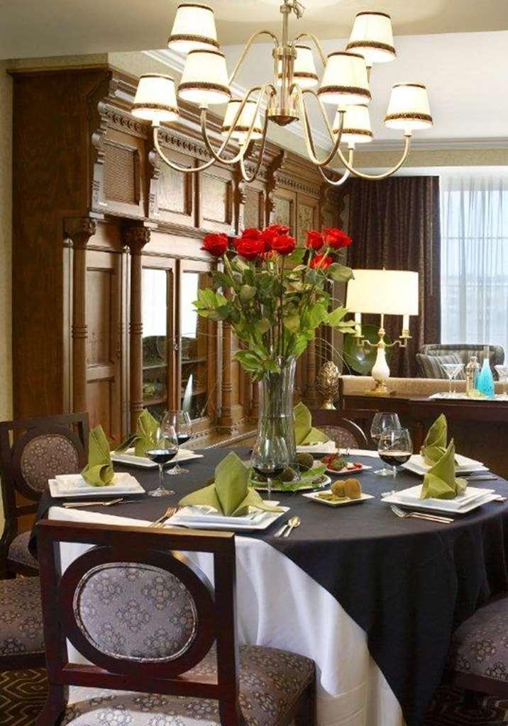 Hotel Julien Dubuque Habitación foto